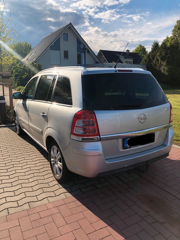 Verkaufe ein Opel Zafira BJ. 12.2010 in Lohne (Oldenburg)