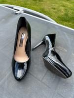 Tamaris Lack Pumps High Heels schwarz 39 wie neu Bayern - Königsbrunn Vorschau