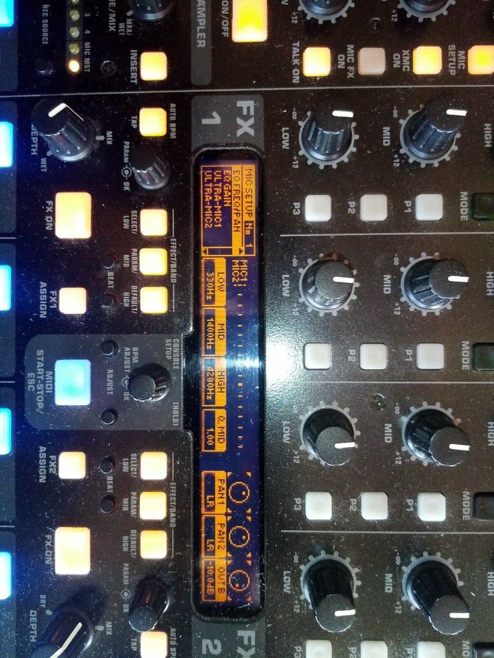 dj - reck mit 2 x cd/usb - 2 x sd - 4 kanal + 2 x mikro dj-mixer in Riegel