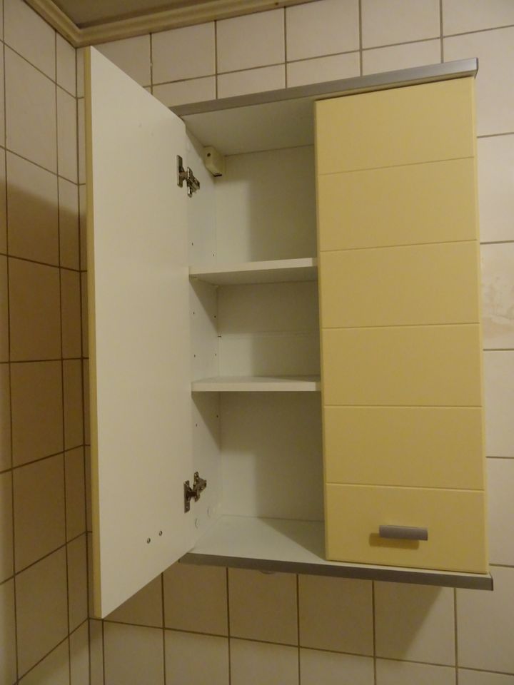 Badezimmerschrank-Set in Eschweiler
