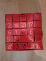 Roter Adventskalender mit quadratischen Fächern Köln - Nippes Vorschau