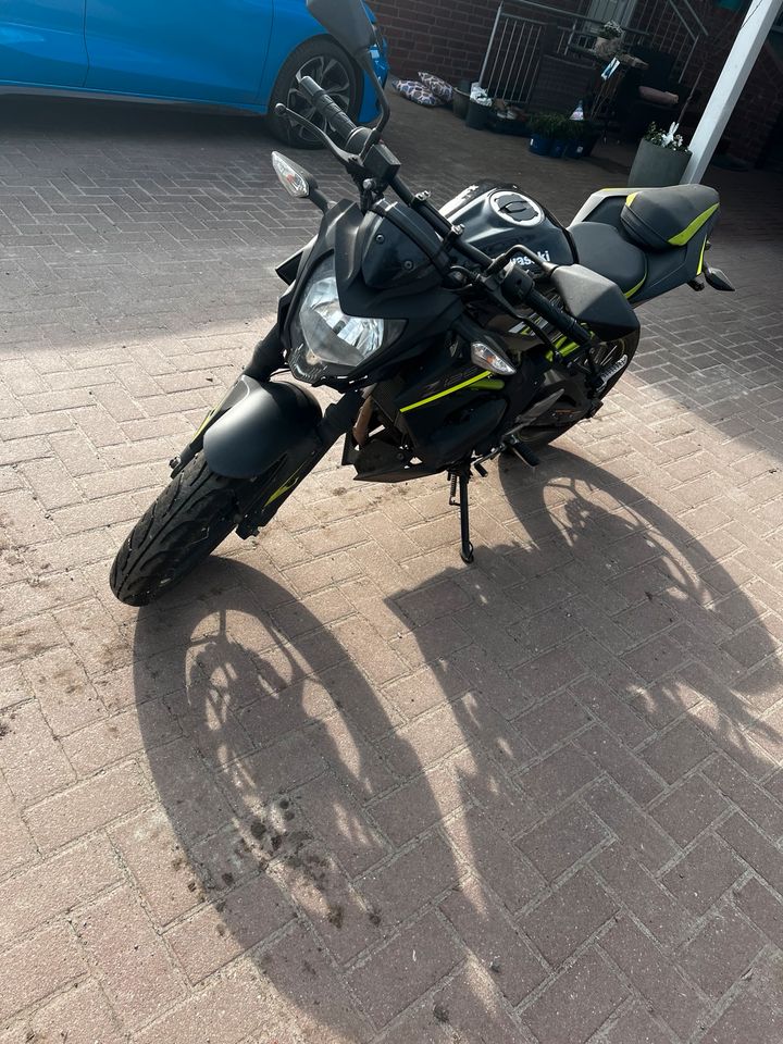 Kawasaki z125 in Harsefeld