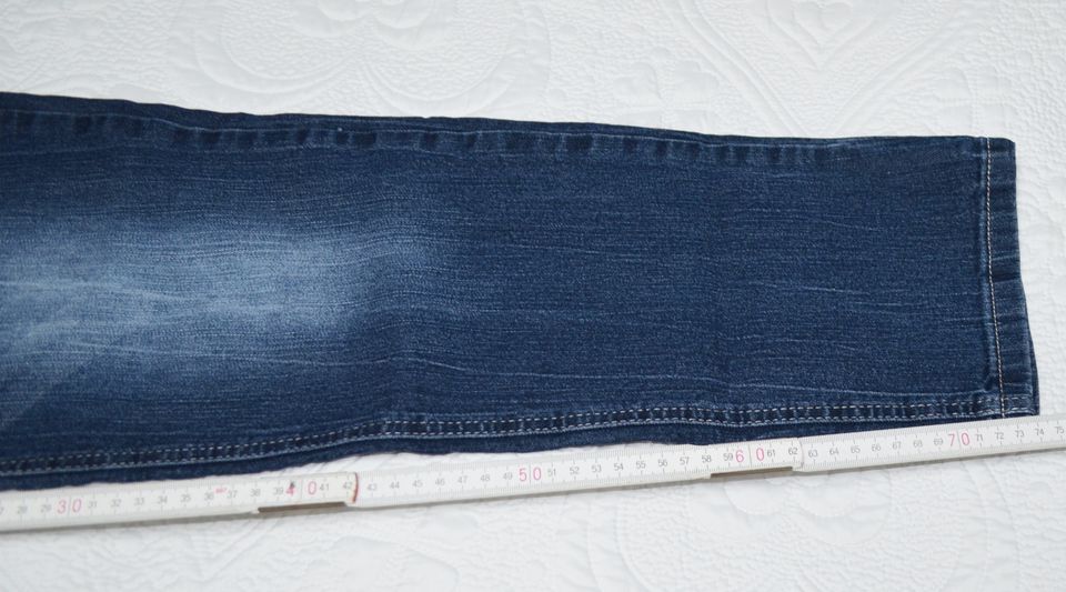 Jeans 44 blau schöne Waschung mit Stretchanteil in Erkelenz