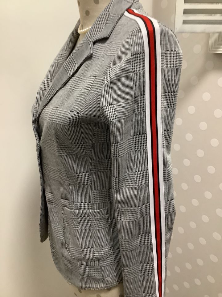 Cooler Blazer / Jacke von Esvivid Gr. XS  wie neu in Heiligenhafen 