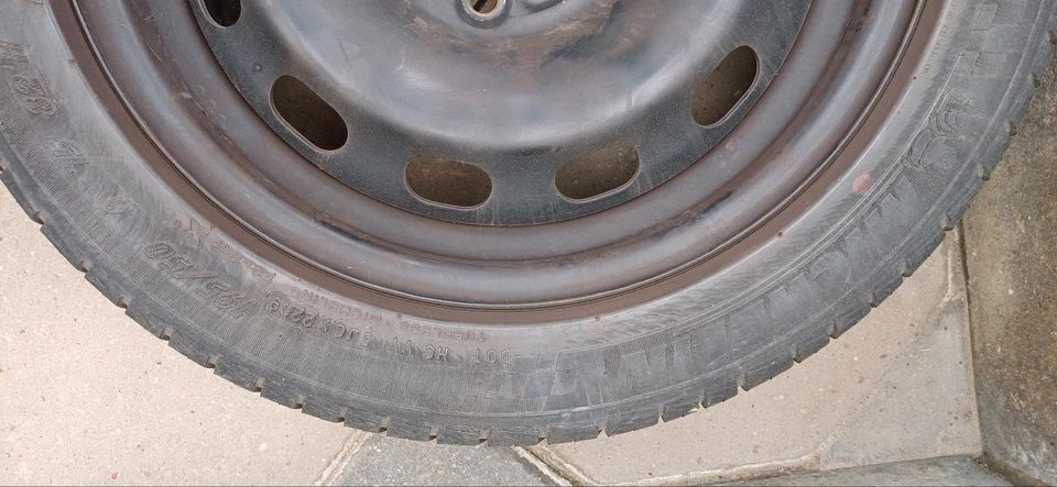 4 Stahlfelgen Sommerreifen von Michelin 195/50 R15 und 4Radkappen in Welver