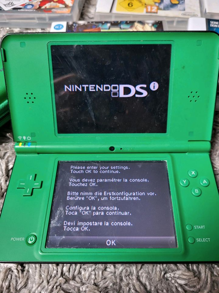 Nintendo DSi XL Grün mit Spielen und Zubehör in Ottweiler