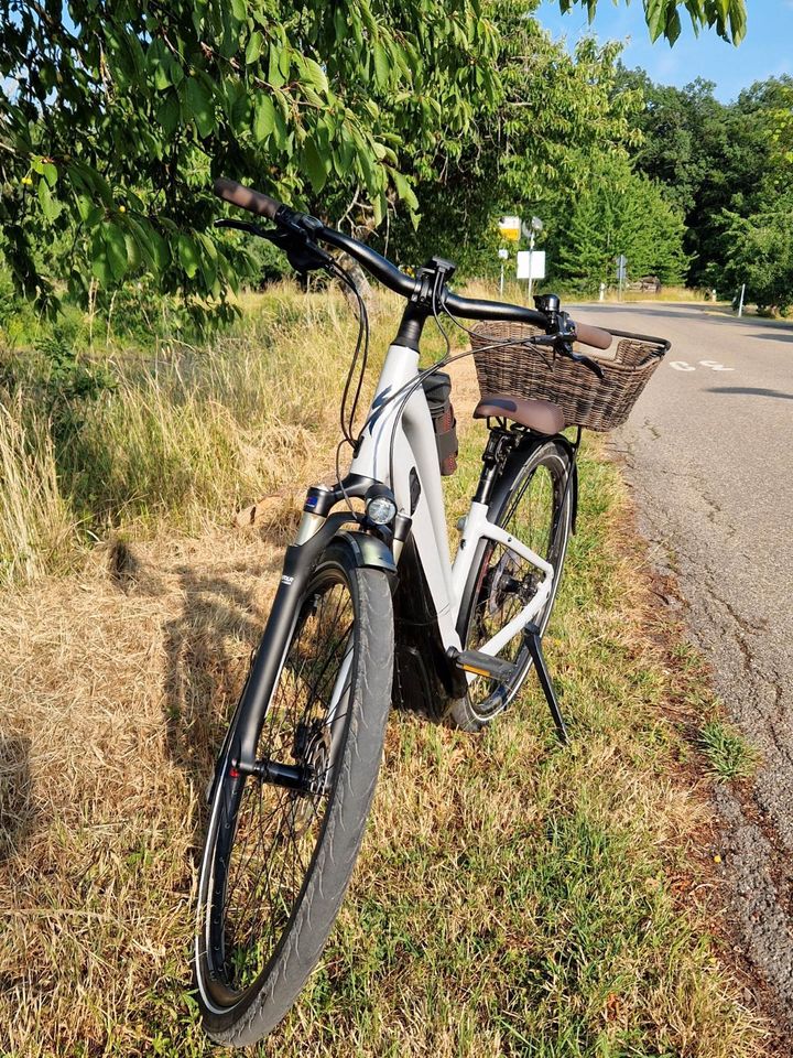Specialized Como 4.0 E-Bike Gr.S,Fahrrad,nur ca.220Km TOP Zustand in Neusitz