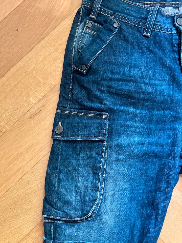 Freeman T. Porter Cargo Shorts Jeans Gr. 31 in München