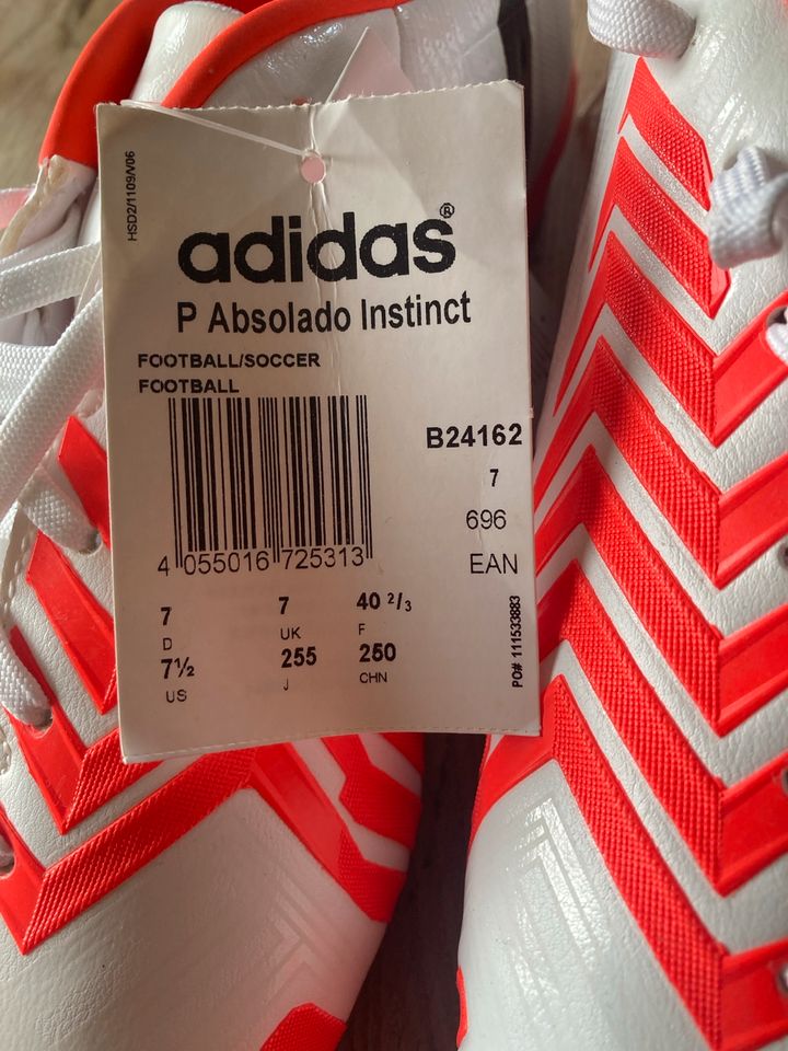 Fußballschuhe Adidas absolado instinct Gr 7 neu in Geroldshausen