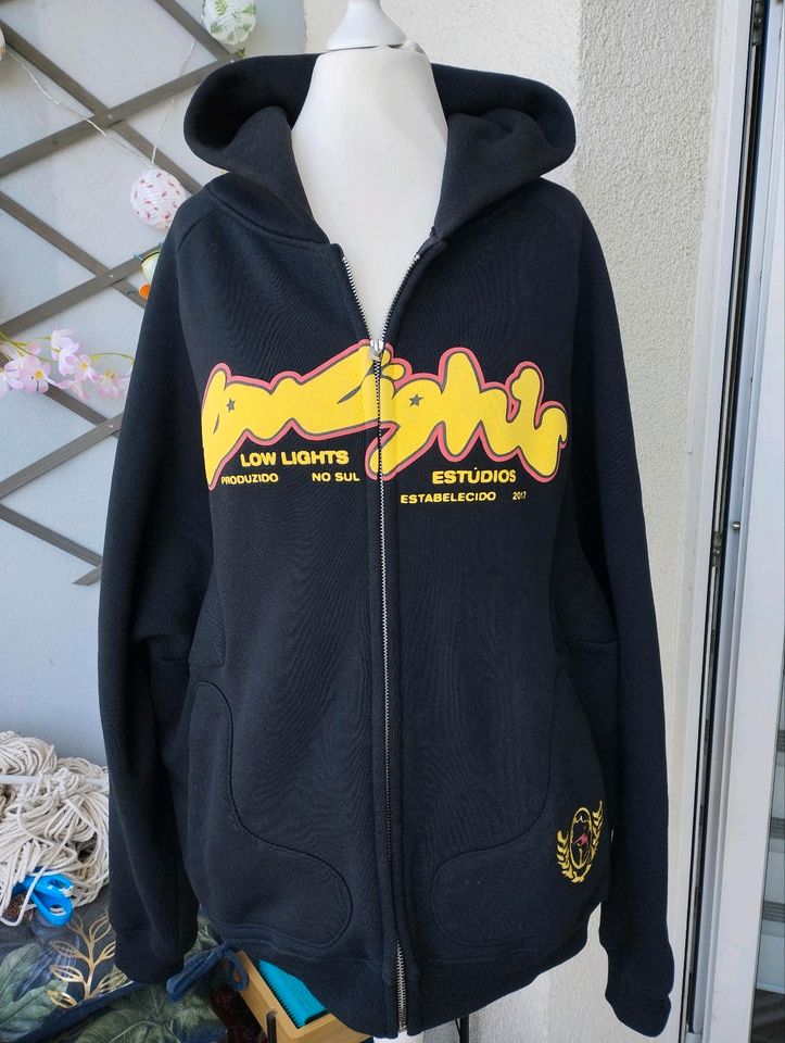 ZIP Hoodie neu von Low Lights Studios in Halle