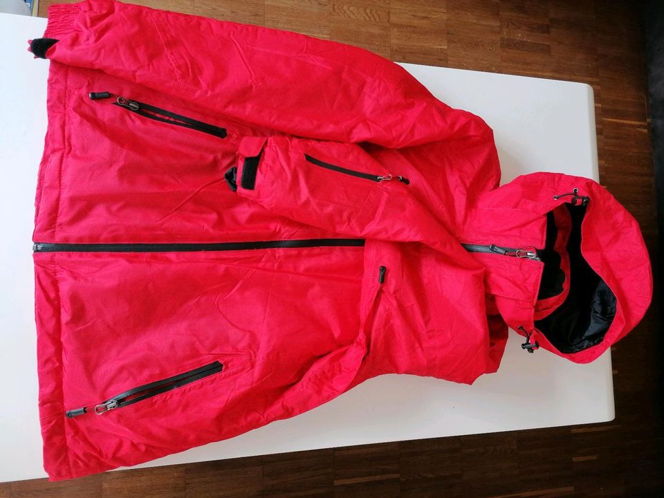 Warme wasserfeste Winterjacke Skijacke Gr. 40 in Bielefeld