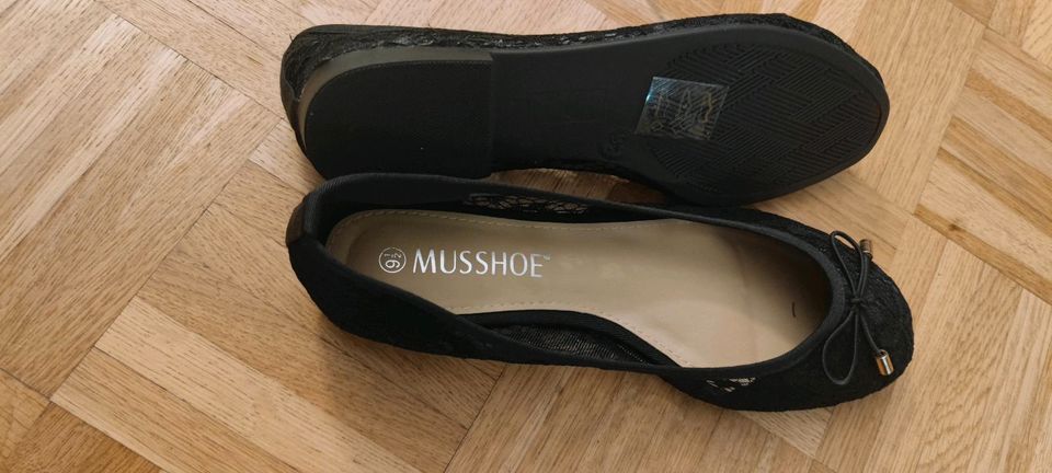 Bildschöne brandneue Ballerinas mit Spitzeneinsatz, Neupreis 45€! in Berlin