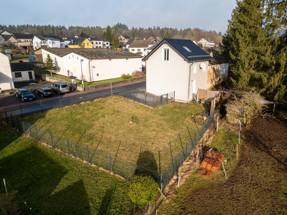 NEUER PREIS!! Stilvoll renoviertes Einfamilienhaus mit Scheune in Neuheilenbach in Neuheilenbach