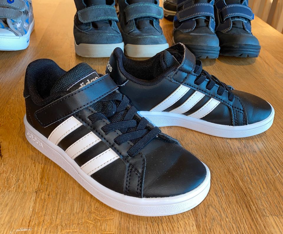 Kinderschuhe, Winterschuhe, Turnschuhe, Adidas, pepino in Gundelsheim