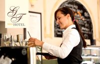 Restaurant-Servicekraft (m/w/d) für 4-Sterne-Hotel Bayern - Neukirchen vorm Wald Vorschau