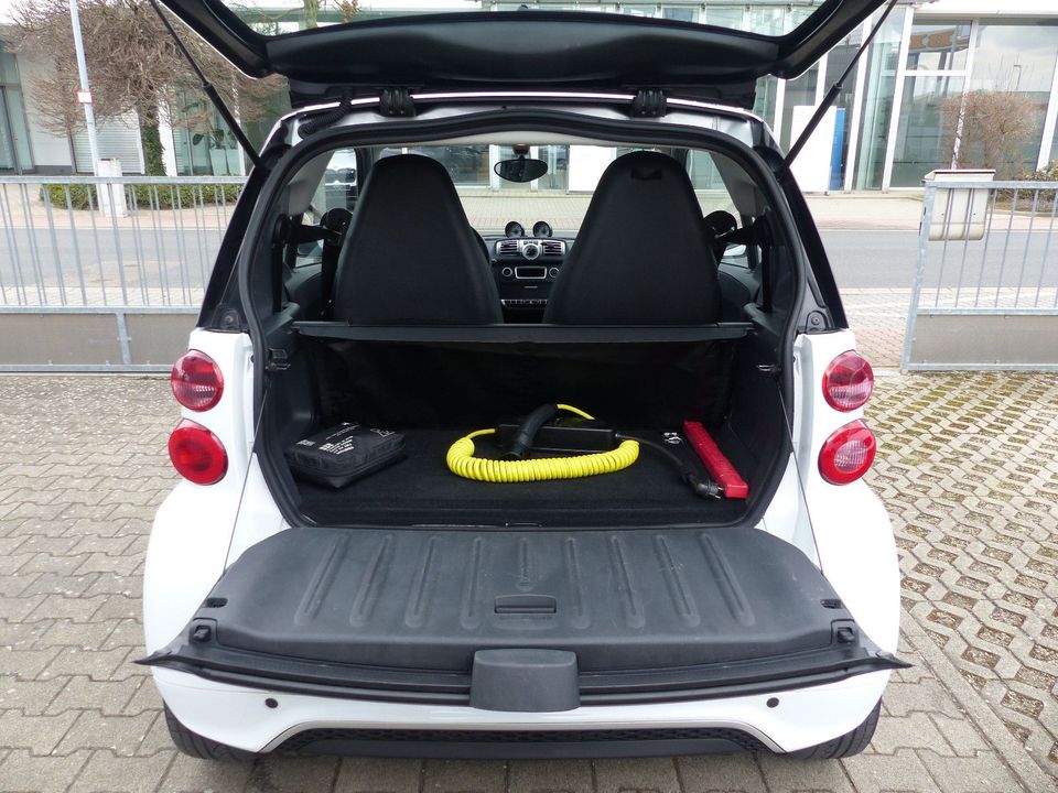 Smart fortwo coupe electric drive 1.Hand Klima in Hockenheim