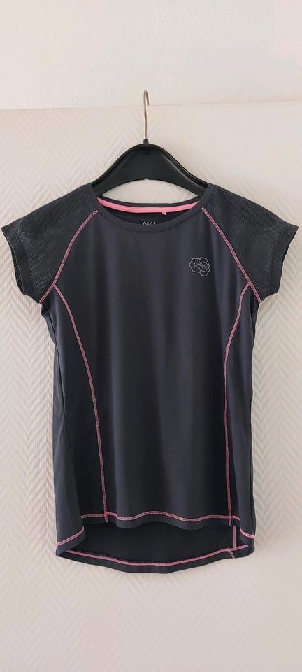 Shirt*Sportoberteil*Mädchen*Yigga*Größe 134/140 in Solingen