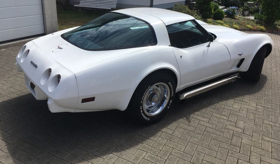 Corvette C3 Targa T-Top Sidepipes 5.7 Liter V8 weiß in Marpingen