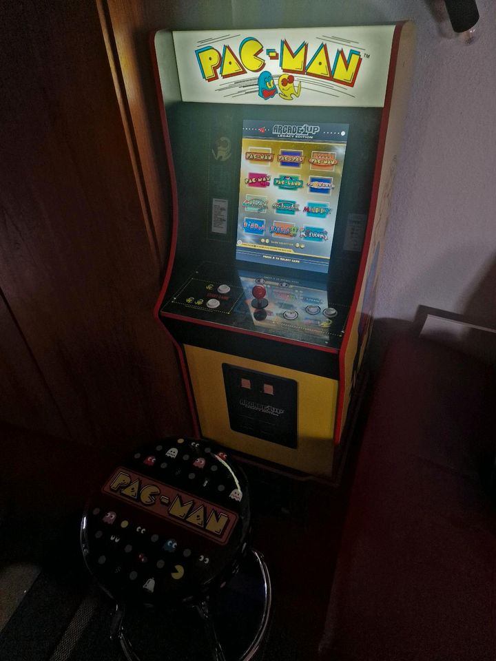 Pac Man Arcade Automat mit Pac Man hocker in Koblenz