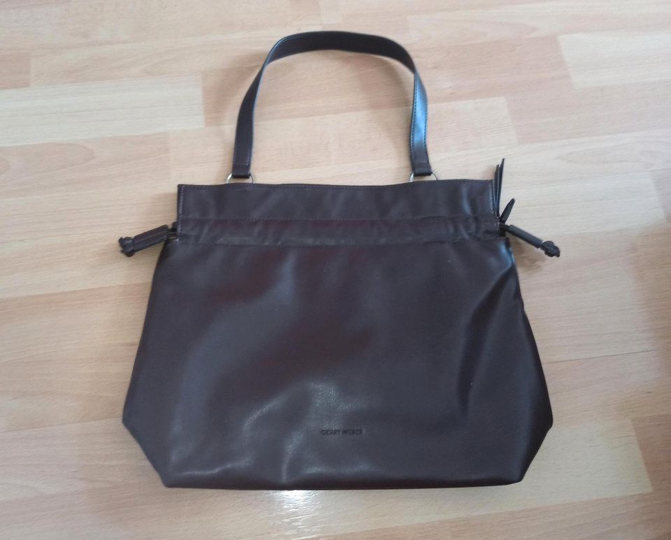 Gerry Weber Handtasche dunkelbraun Drawn to you NEU in Leverkusen