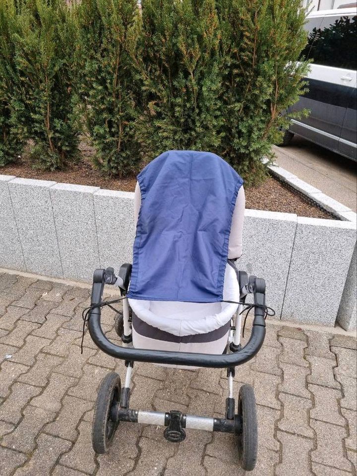 Kinderwagen 3 in 1 mit Zubehör in Korntal-Münchingen