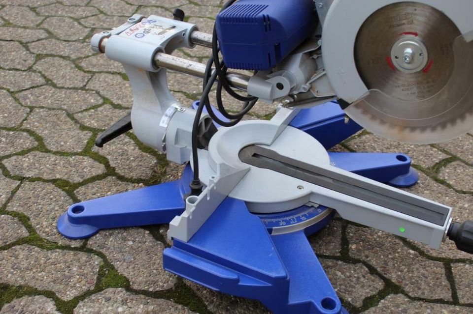 Metabo KGS 303 Plus Kapp und Gehrungssäge in NordrheinWestfalen