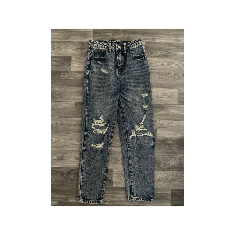 Mom Jeans Hellblau Shein mit Loch / Löchern Größe 34 Baggy Jeans in Hamburg