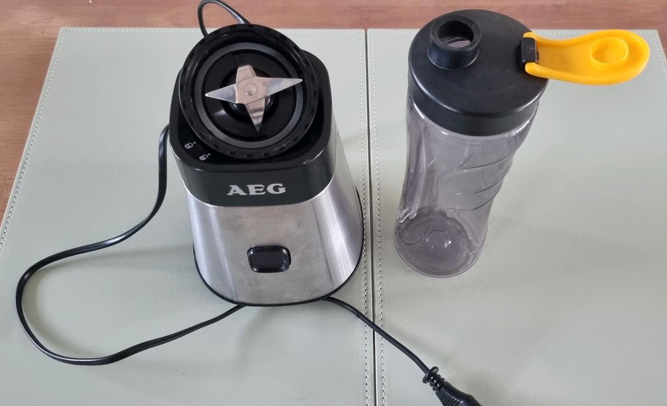 AEG Mini Standmixer / Smoothie Maker in Didderse