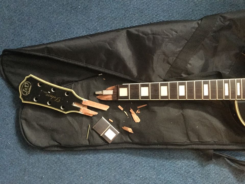 Suche günstig E-Gitarren, auch defekt oder in Einzelteilen ! in Mülheim (Ruhr)