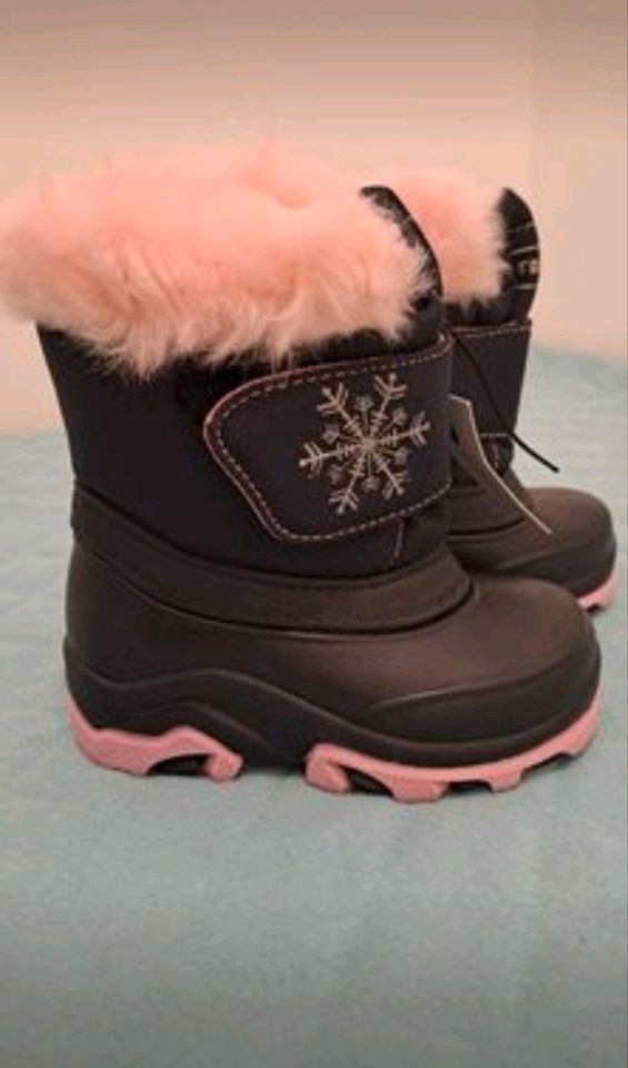 Neu,Friboo Winterstiefel Mädchen Größe 20/21 in Güstrow