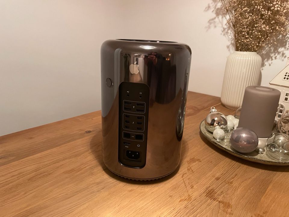 Apple Mac Pro 2013 32GB RAM | FirePro D300 | 500GB SSD in Schloß Holte-Stukenbrock