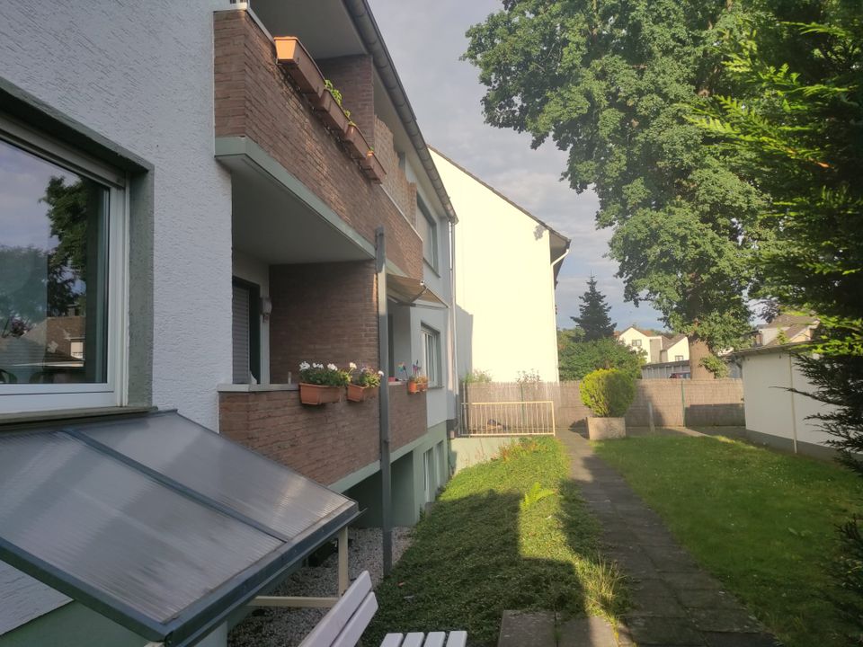 Helle 3-Zimmer-Dachgeschosswohnung mit Glasfaser in Köln