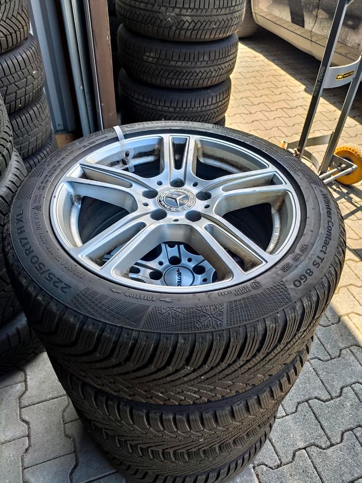 ✓ NEUWERTIGE MERCEDES C-KLASSE W205 225/50 R17 98H WINTERREIFEN in Herten