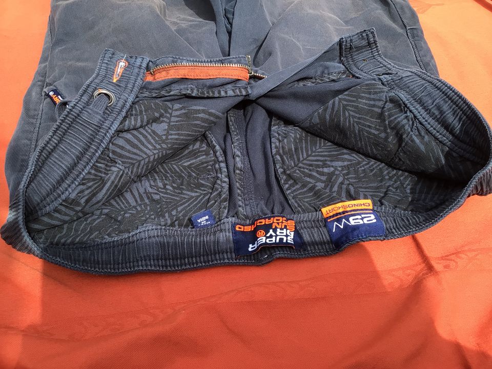 Shorts, kurze Hose, super Dry, Gr. 29, Cord, grau in Altrip