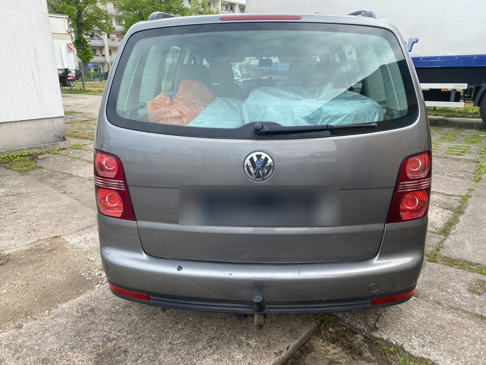 VW Touran HU bis 01/2025 Zustand "gepflegt". 5-Sitze ! in Fürstenwalde (Spree)
