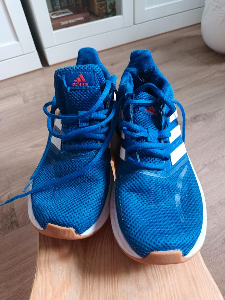 Schuhe Sportschuhe Sneaker Freizeitschuhe Adidas in Duisburg