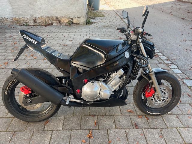 YAMAHA  FZR 600 Street Fighter in Bad Heilbrunn