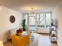 Sofort wohlfühlen! Modern renovierte 3-Zimmer-Wohnung mit Loggia und Garage #Förderung möglich# Frankfurt am Main - Preungesheim Vorschau