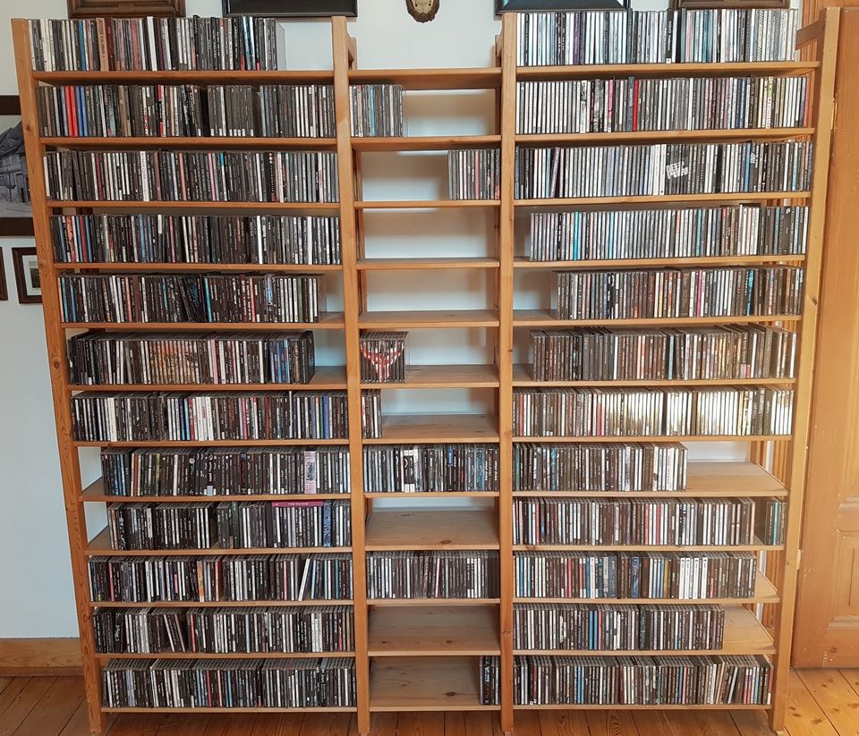 Holzregal - Multifunktion / CDs / Schallplatten / Bücher / Keller in Hannover