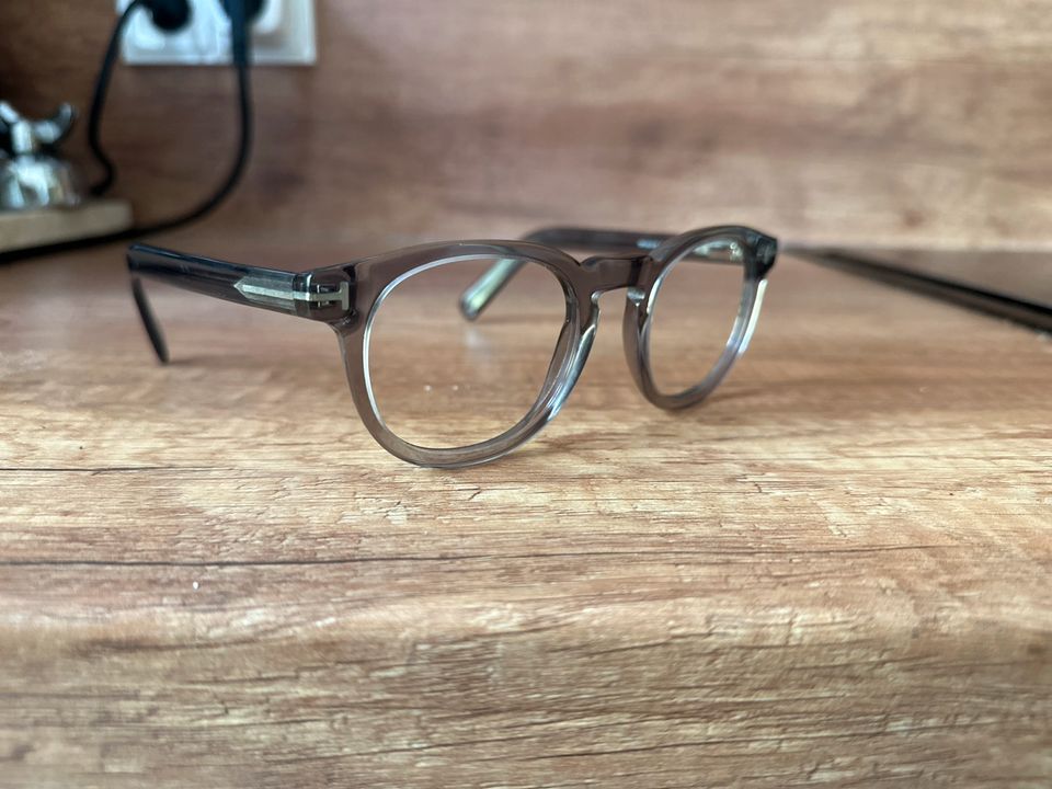 Tom Ford Brille/Brillengestell shiny grey in Magdeburg