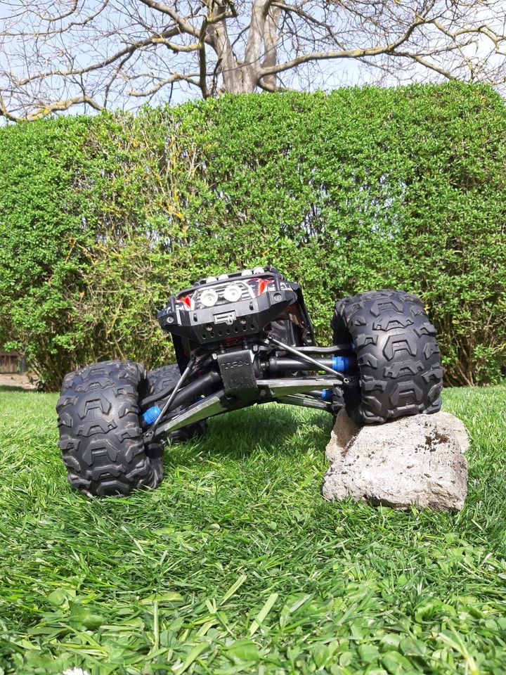 Crawler Traxxas Summit 1/10 mit Zubehör und Extras in Erfurt