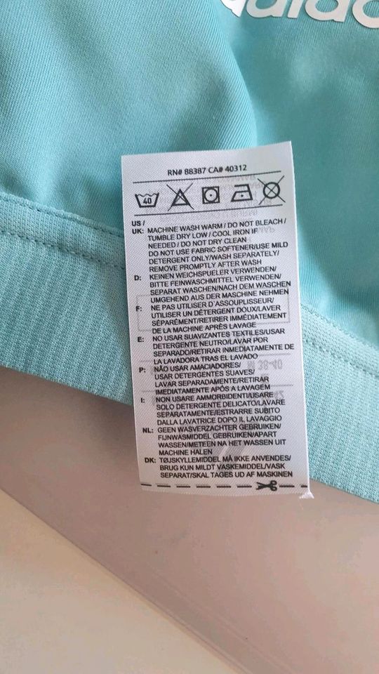 Adidas Sport Bustier Gr. 38/ 40 bzw. M in Bremen