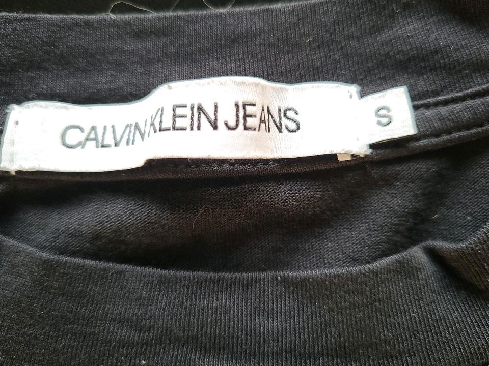 Calvin Klein crop Shirt Sport s in Lüneburg