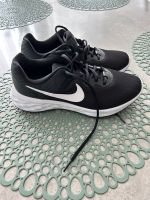 Nike Sportschuhe Neuu Größe 39 Köln - Bickendorf Vorschau