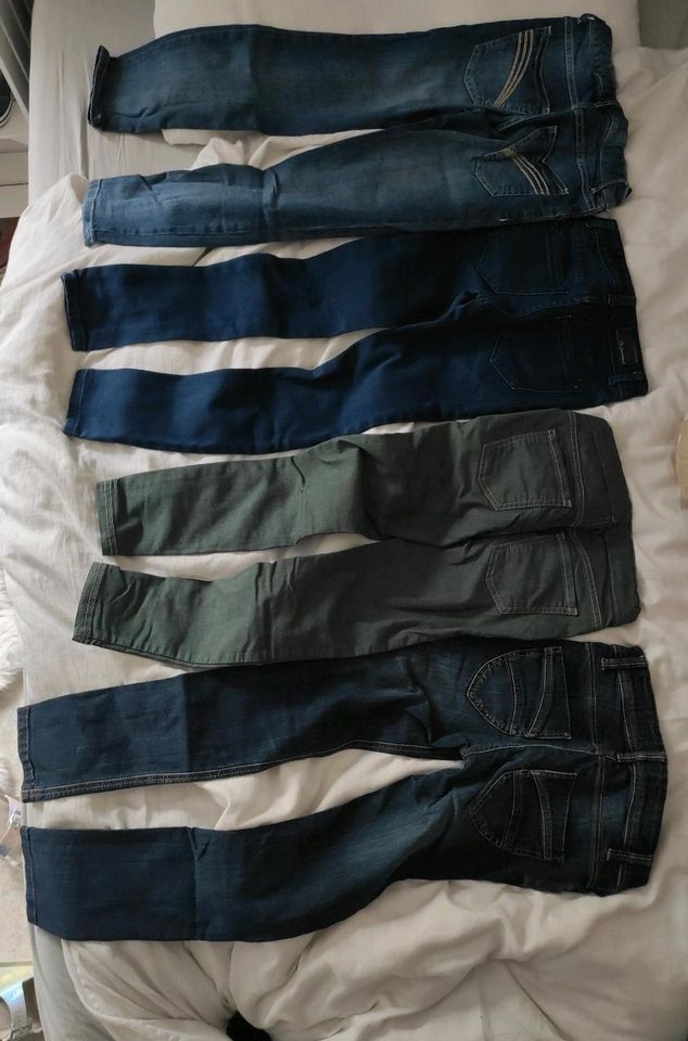 Jeans Paket Mädchen ☀️ 140 in Vöhl