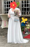 Brautkleid Satin Dalila Gr.48 inkl. Spitzenbolero Nordrhein-Westfalen - Weeze Vorschau