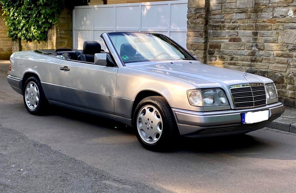 Mercedes W124 E 220 Cabrio, Wertgutachten 2, Scheckheft in Düsseldorf