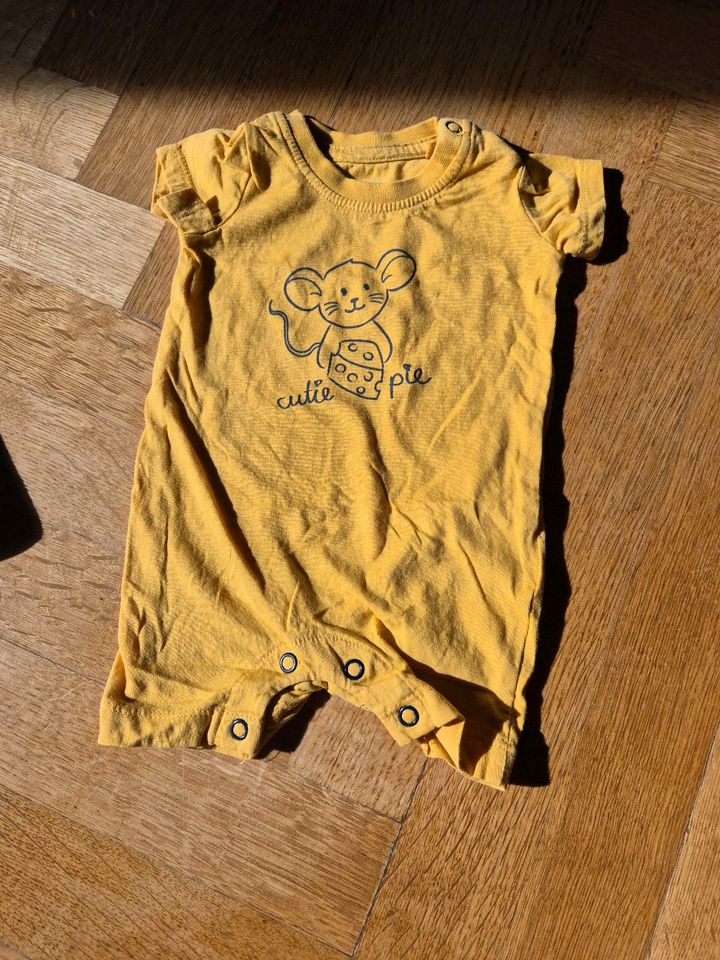 Baby Sommerschlafanzug Gr. 50/56 für 1,50 in Gieboldehausen