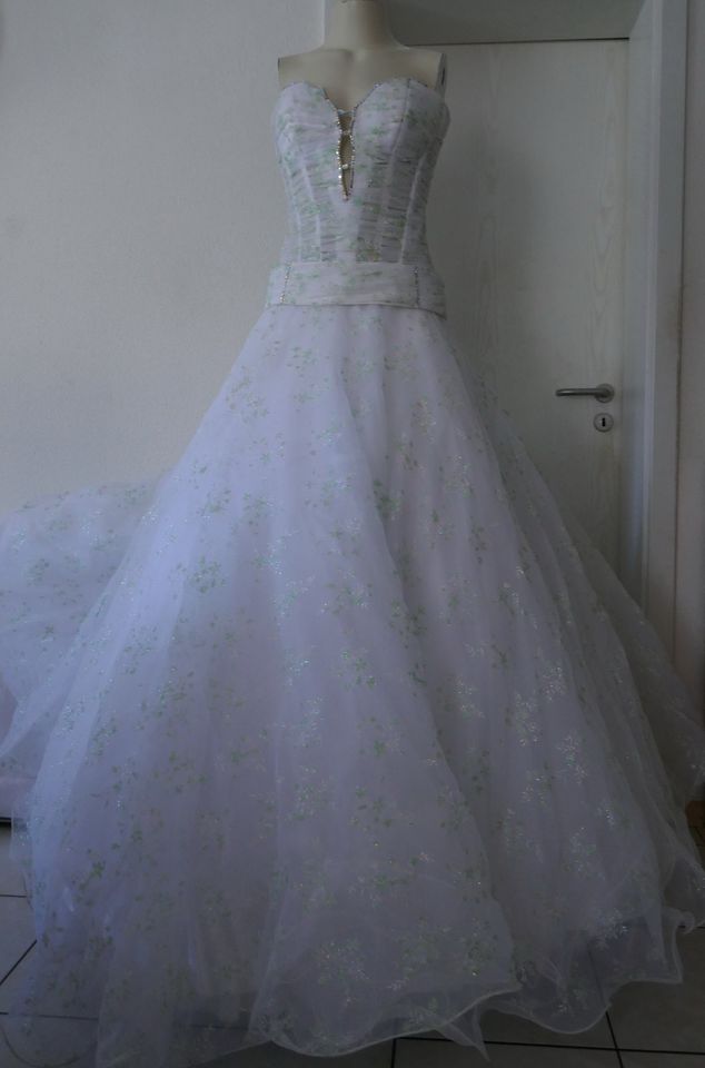 Sehr schönes Brautkleid mit Glitzer einzigartig Reifenrock 38 40 in Teningen