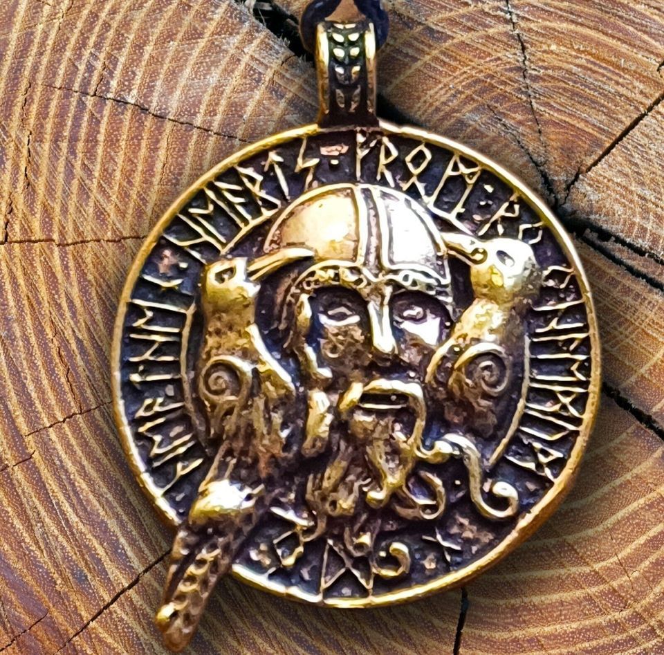 Odin im Runenkranz , aufwändig verzierte Rückseite, Bronze Anhäng in Wuppertal